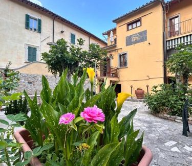 Cerreto di Spoleto House | Residence il giardino sul fiume Nera