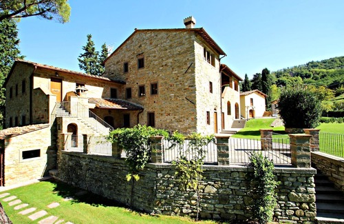 Dicomano Apartment | Residence in Carbonile with 2 bedrooms sleeps 6