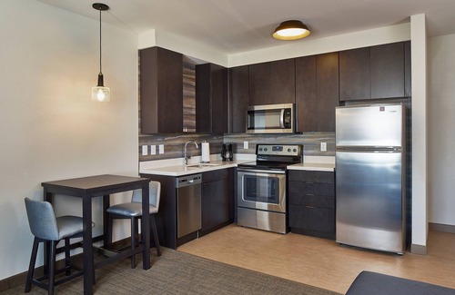Hough Hotel | Residence Inn by Marriott Cleveland University Circle/Medical Center