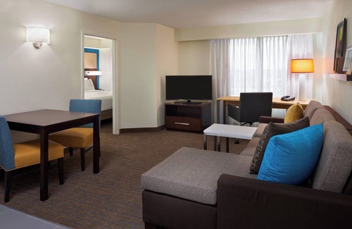 Etobicoke Hotel | Residence Inn by Marriott Toronto Airport
