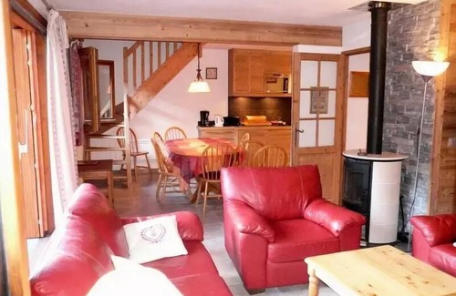 Meribel Centre Apartment | Residence Le Cristal - 4 bedroom duplex apartment for 8 people located in Méribel center close to shops