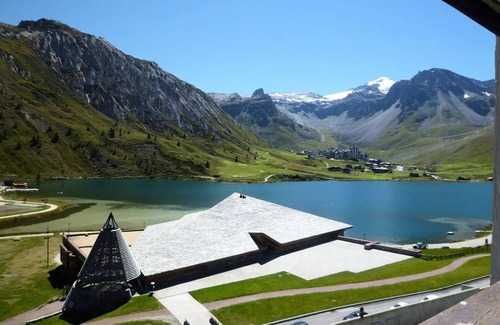 Tignes le Lac Apartment | Residence Le Palafour - Studio 2 people in Tignes at the foot of the slopes, shops, the ESF and the tourist office in the lake district. Appa