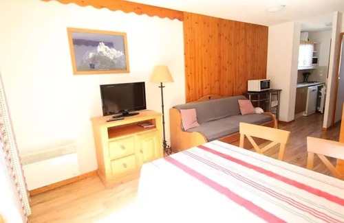 Puy-Saint-Vincent Ski Chalet | Residence Parc Aux Etoiles - CH33PAE - CHALET TRIPLEX 4 ROOM, TERRACE AND BALCONY
