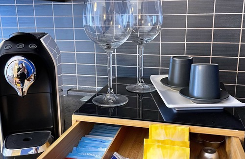 Quartieri Settecenteschi Apartment | Residence Petrone a luxury apartment in the city center.