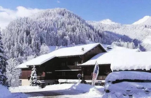 Areches Apartment | Residence Val Blanc 1 - Apartment for 5 people, south in the heart of the village, near ski lifts