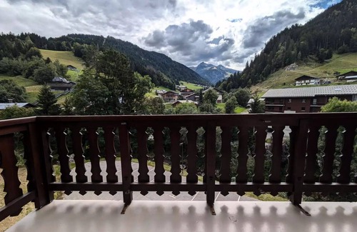 Areches Apartment | Residence Val Blanc 1 - Apartment for 5 people, south in the heart of the village, near ski lifts