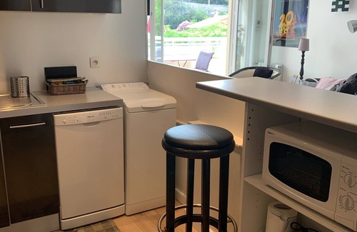 Riou - Petit Juas - Av de Grasse Apartment | Residential flat CANNES 2bedrooms 10minutes to walk to the Croisette and beach
