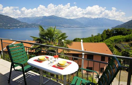 Pino Lago Maggiore Apartment | Residenza Arcobaleno