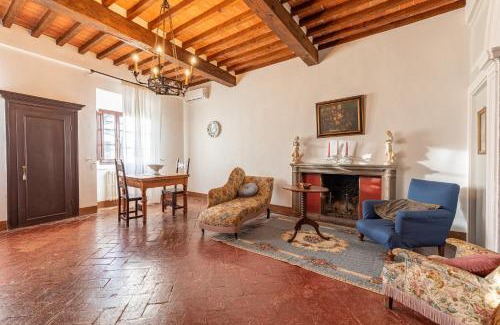Lucignano House | Residenza d'epoca Alcova
