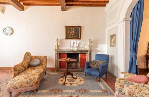Lucignano House | Residenza d'epoca Alcova