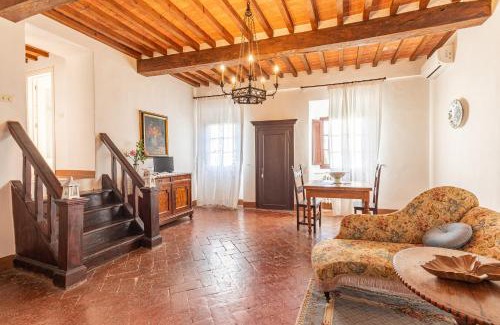 Lucignano House | Residenza d'epoca Alcova
