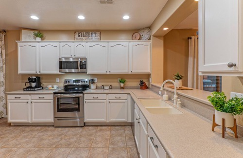 Power Ranch House | Resort Amenities: Pvt Htd POOL, Putt Green, Patio & Gas Grill & Fire Tbl, TVs All BRs,