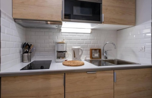 Meribel-Mottaret Apartment | Resort center, 5th floor, balcony, tv, ski locker, 24m², Méribel-Mottaret
