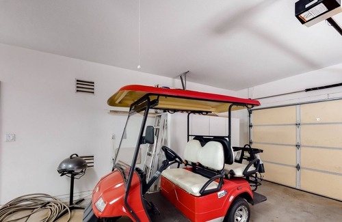 Desert Palms House | Resort home for adults with shared tennis, gyms, pool & 36 holes of golf