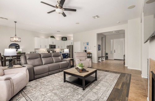 Tramonto House | Resort Living at Your Own Desert Retreat - Beautiful, Newly Updated Home.