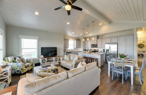 Rockport House | Resort Perks: Waterfront Rockport Home!