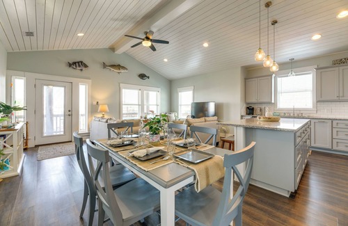 Rockport House | Resort Perks: Waterfront Rockport Home!