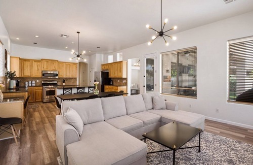 Cooper Commons House | Resort Stlye Home with Heated Pool, Spa, and Putting Green