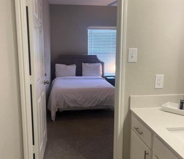 Texas Medical Center Apartment | Resort Style Apt/Home in Houston Medical Centre