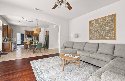 Frisco House | Resort Style Hot tub+ Heated Pool, Family Friendly Backyard, Putting Green & Theater Room