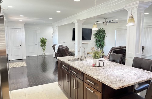 Wallkill House | Resort style house with pool