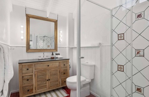 Korora House | Resort Style Pool, Walk to Beach, Pool House, Pet-Friendly