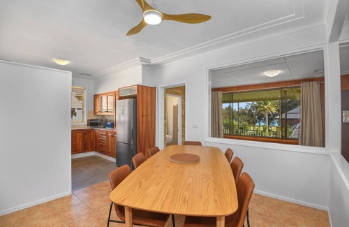 Long Jetty Apartment | Rest and Recover with Sunsets Over The Lake - MAGNESIUM SPA and ICE BATH