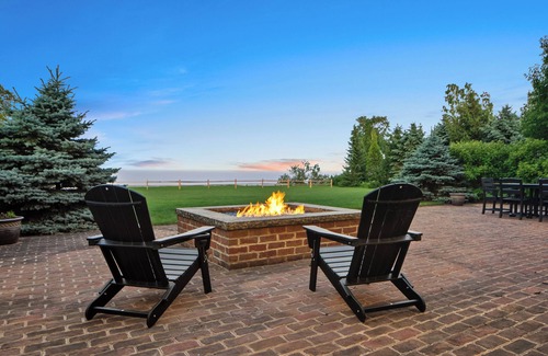 Newton House | Rest and Relax in Luxury on Lake Michigan! Beach, Gameroom, Theater, and Calm