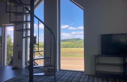 Whitebridge Apartment | Rest At Last - Highland Apartment with Private hot tub