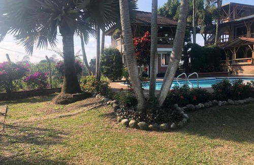 Pereira Cottage | Rest away from the hustle and bustle of the city in our pleasure farm, petfrendly