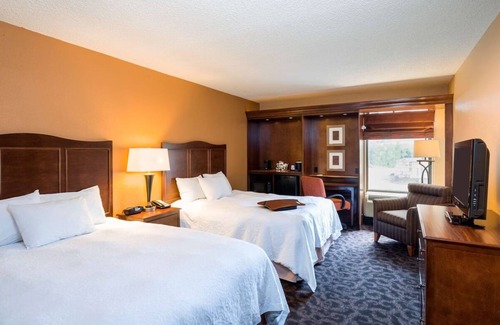 Danville Hotel | Rest In Pet Friendly Unit Near FQ Hartman Recreation With Indoor Pool | 2 Units