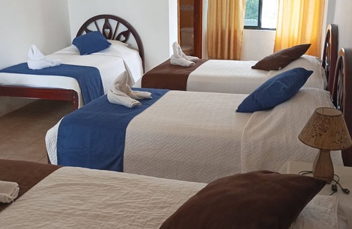 Puerto Villamil Hotel | Rest Island Hotel