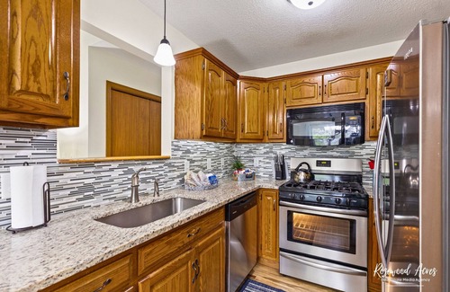 Manteno House | Rest like royalty with two king size beds, one queen bed and one queen air bed.
