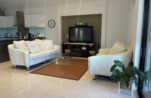 Cashmere House | Rest & Relax at The Secret Garden Getaway