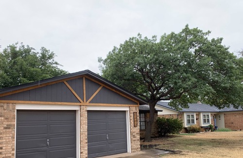 Lubbock House | Rest your paws at this 3 bedroom Lubbock house