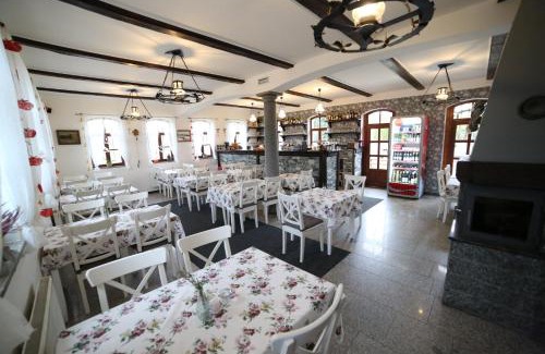 Hlasna Treban House | Restaurace a pension Chalupa