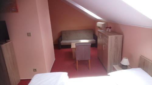 Svatoborice-Mistrin House | Restaurace-Pension-Vinařství U Šťastných