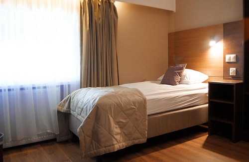 Oborniki Slaskie Hotel | Restauracja Perła