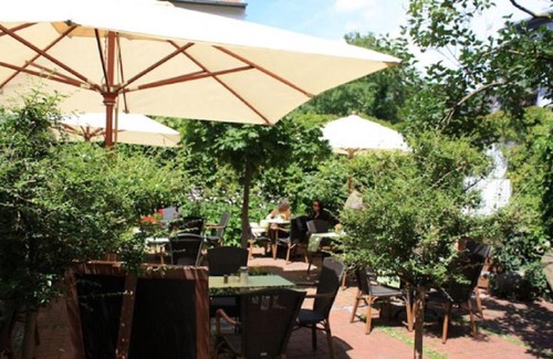 Landshut House | Restaurant-Café-Pension Himmel