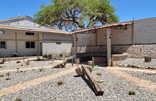 Colon Cottage | Restaurante y Cabañas Cané