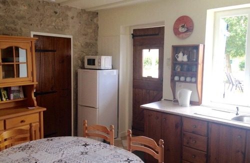 Genouillac Cottage | "Restez-là" Gîte in the heart of rural France