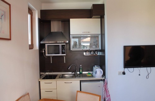 Aheloy Apartment | Restful, 1 Bed Apt, 4* Vineyards
