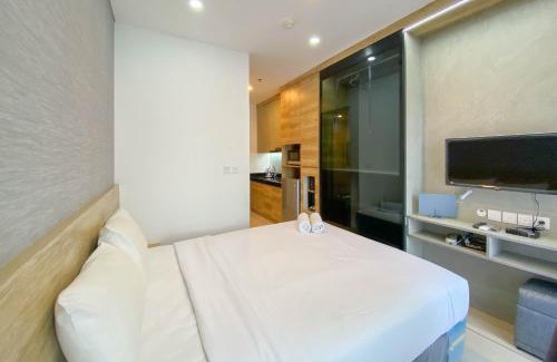 Semanggi Apartment | Restful and Comfortable Studio at Ciputra World 2 Apartment By Travelio
