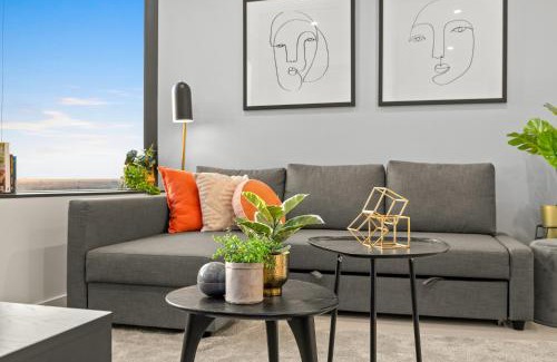 Melbourne Central Business District Apartment | Restful CBD Park Views Retreat