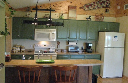 Burton Bed & Breakfast | Restful Country Charm, World Renowned Antiquing, Concerts and Shakesperean Plays