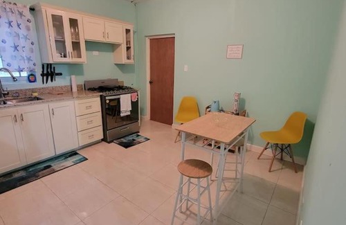 Tower Isle House | Restful Retreat 12 mins to the beach!