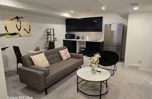 Airdrie House | RestInhive