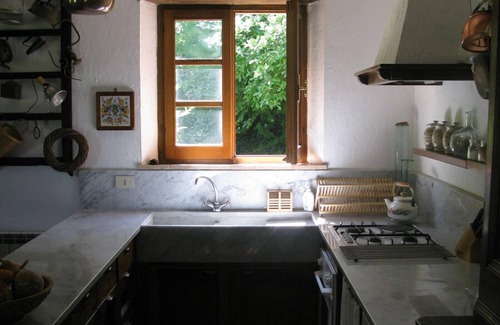 Abbadia San Salvatore House | Restored farmhouse on the Tuscan hills