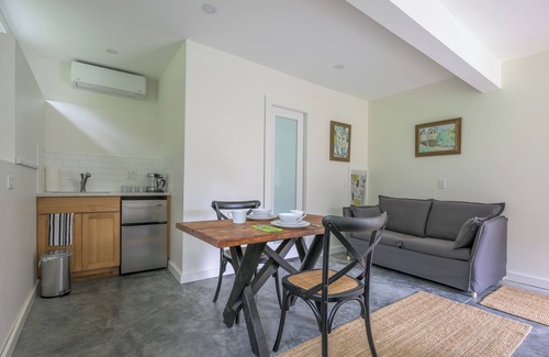 Hillsdale House | Restored Historic 1850s Barn "Carriage House" Studio @ Hillsdale Town Center