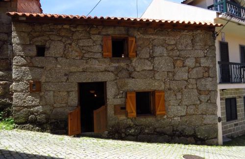 Lazarim House | Restored, rustic and rural mini cottage in typical Portuguese village